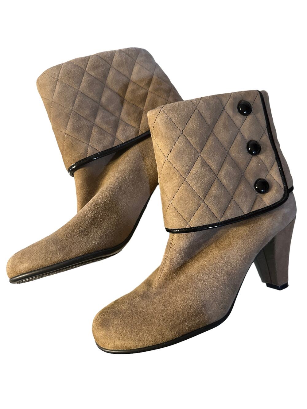 Aerosoles Tan suede booties with quilting Size 8